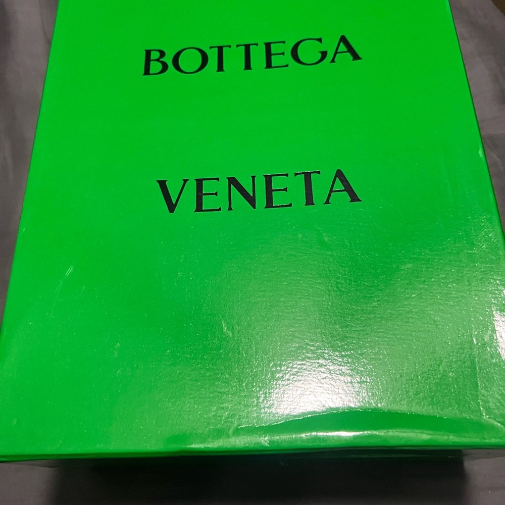 Bottega Veneta Vibrant Green Box